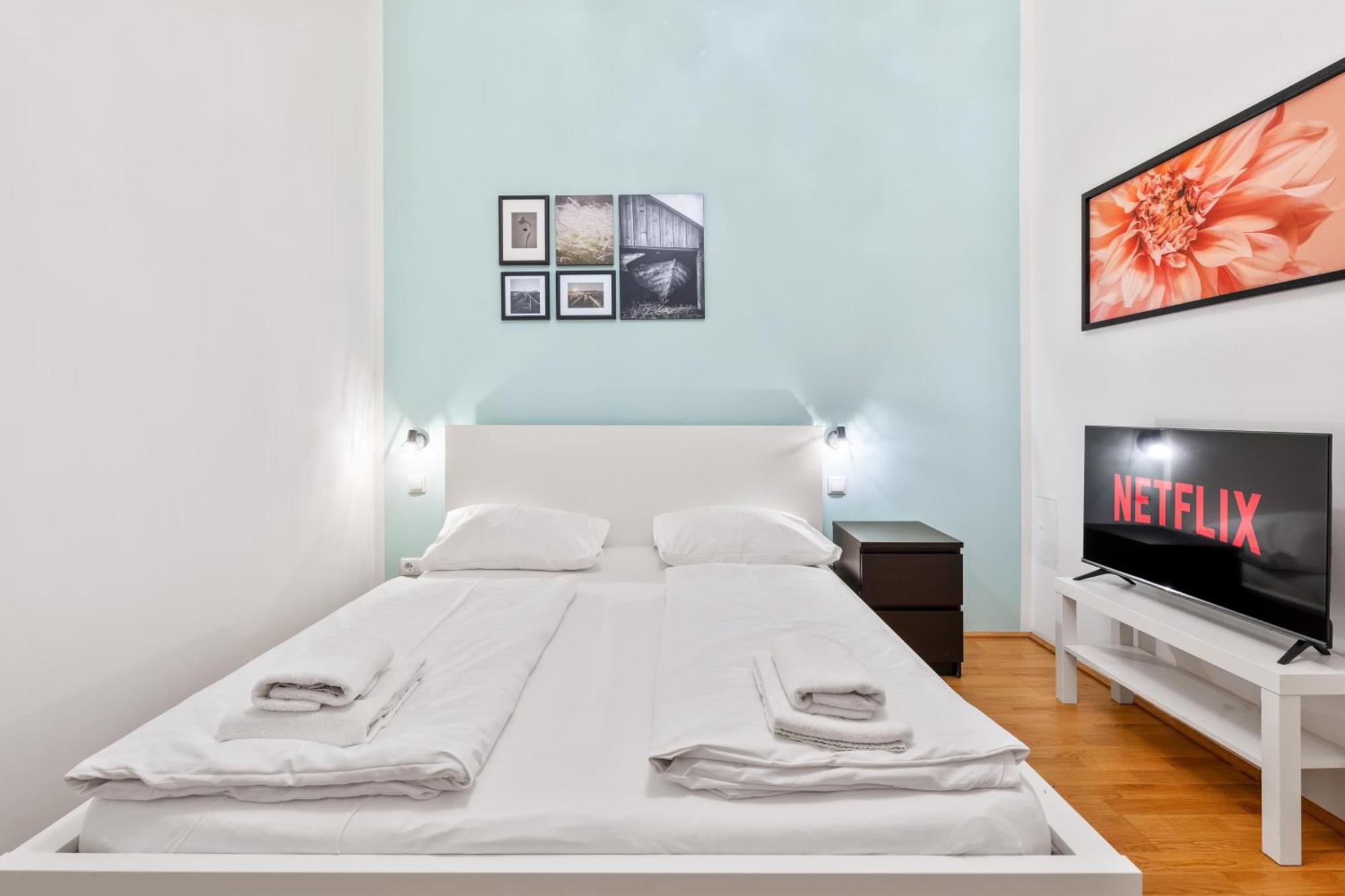 522 Mbits Wifi Air Con Free Parking Apartment Wina Bagian luar foto